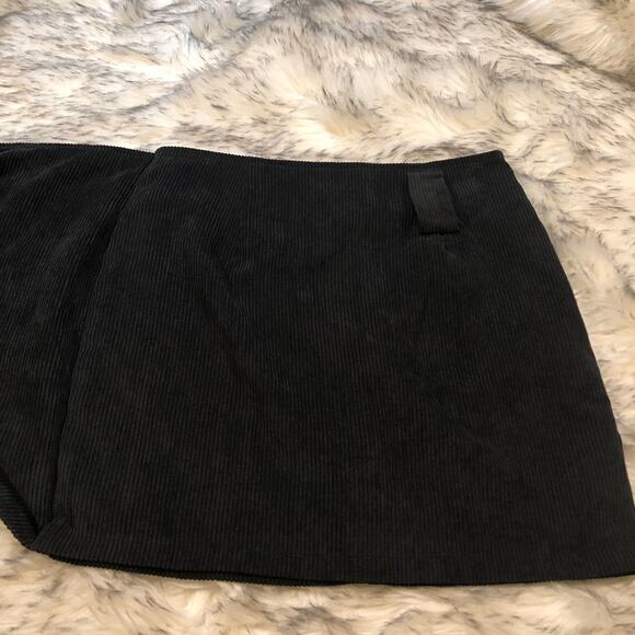NWT LF. Rosebullet Black Cord Goth Mini Skirt - Picture 3 of 8
